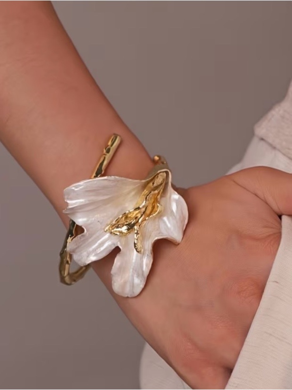 NEW! Vintage style Calla Lily Bracelet Unique Floral Cuff Bracelet. A1-41